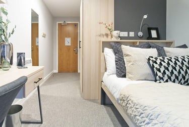 1 bed flat, West Street, Devonshire Green, Sheffield, S14FD - Image 1